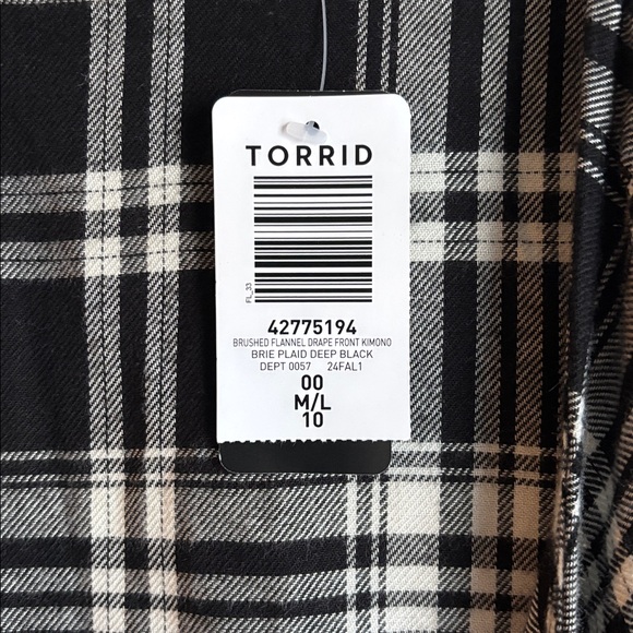 Torrid Fringe Hem Flannel Drape Size M/L - Picture 3 of 4